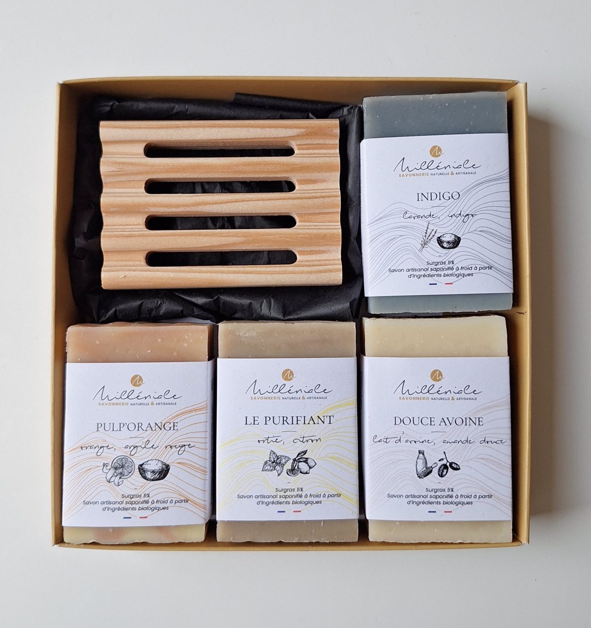 Coffret 4 savons + porte savon pin 2